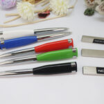 penna a sfeta con chiavetta usb incorporata