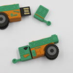 chiavetta usb sagomata trattore